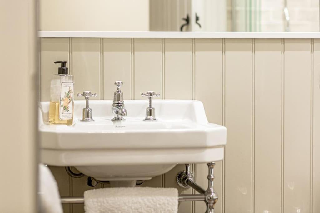 East Barn Cottage - Refurbished Barn Conversion! Weston Subedge Eksteriør billede