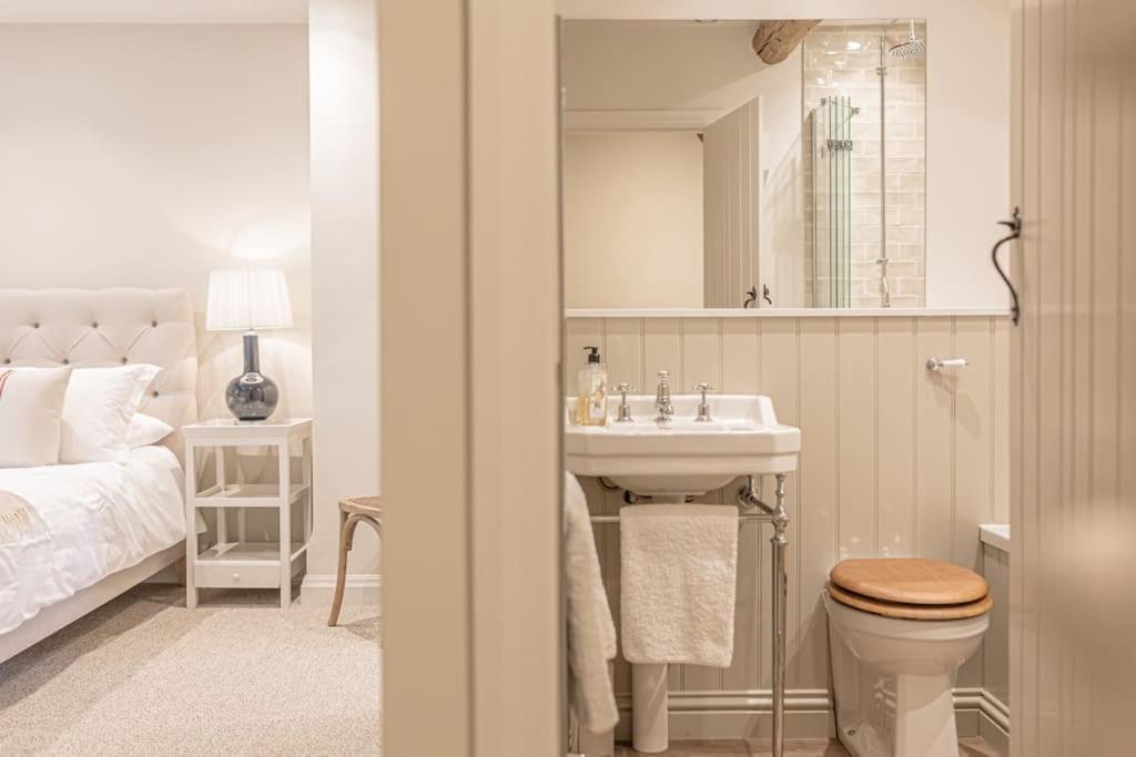 East Barn Cottage - Refurbished Barn Conversion! Weston Subedge Eksteriør billede